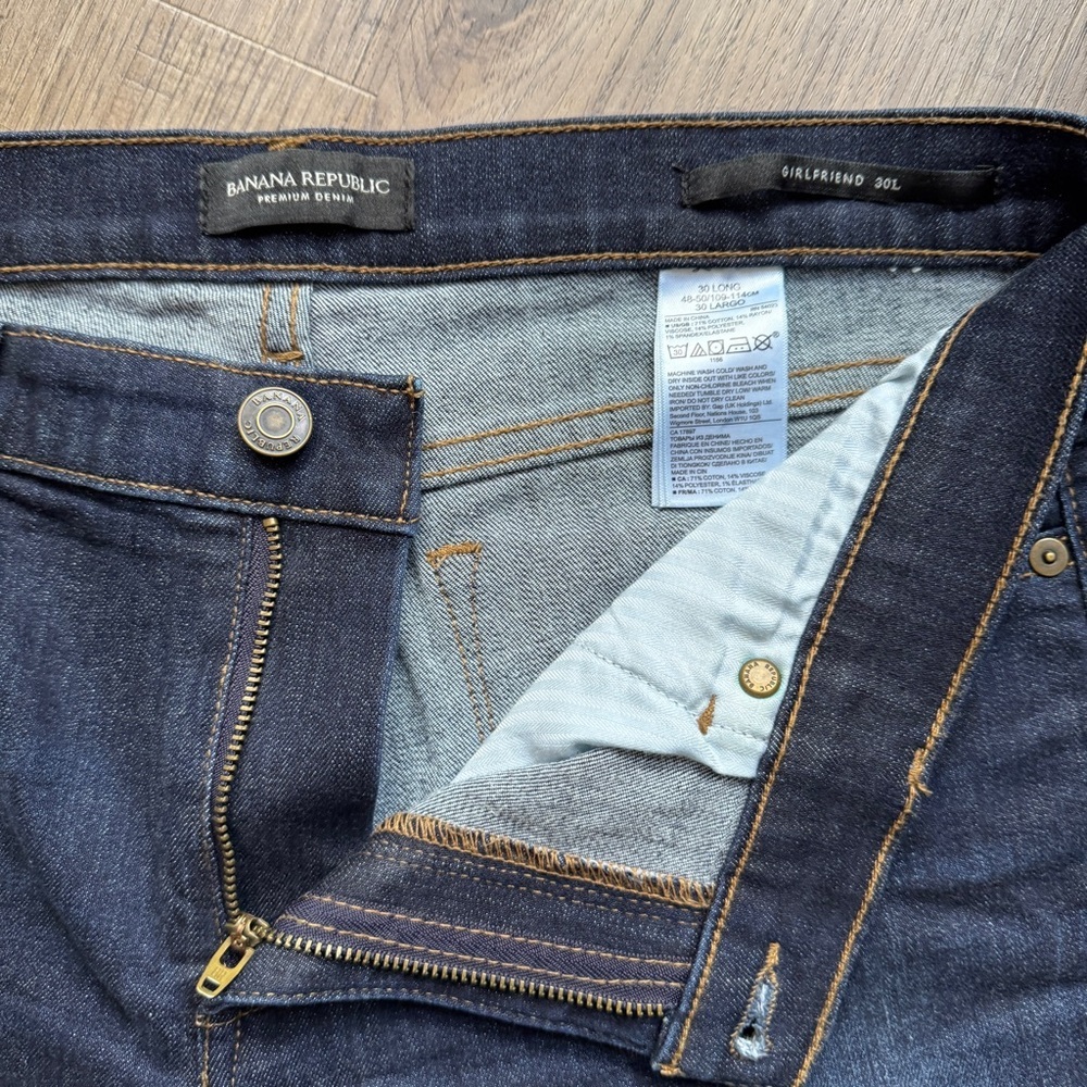 Banana Republic Premium Denim Dark Wash Girlfriend Jeans - Size 30 Long - Picture 6 of 12